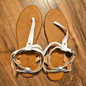 Colgo Women's White and Tan Sandals